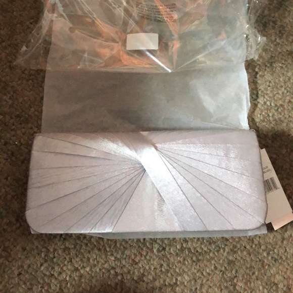 Silver Hand purse - Picture 1 of 3